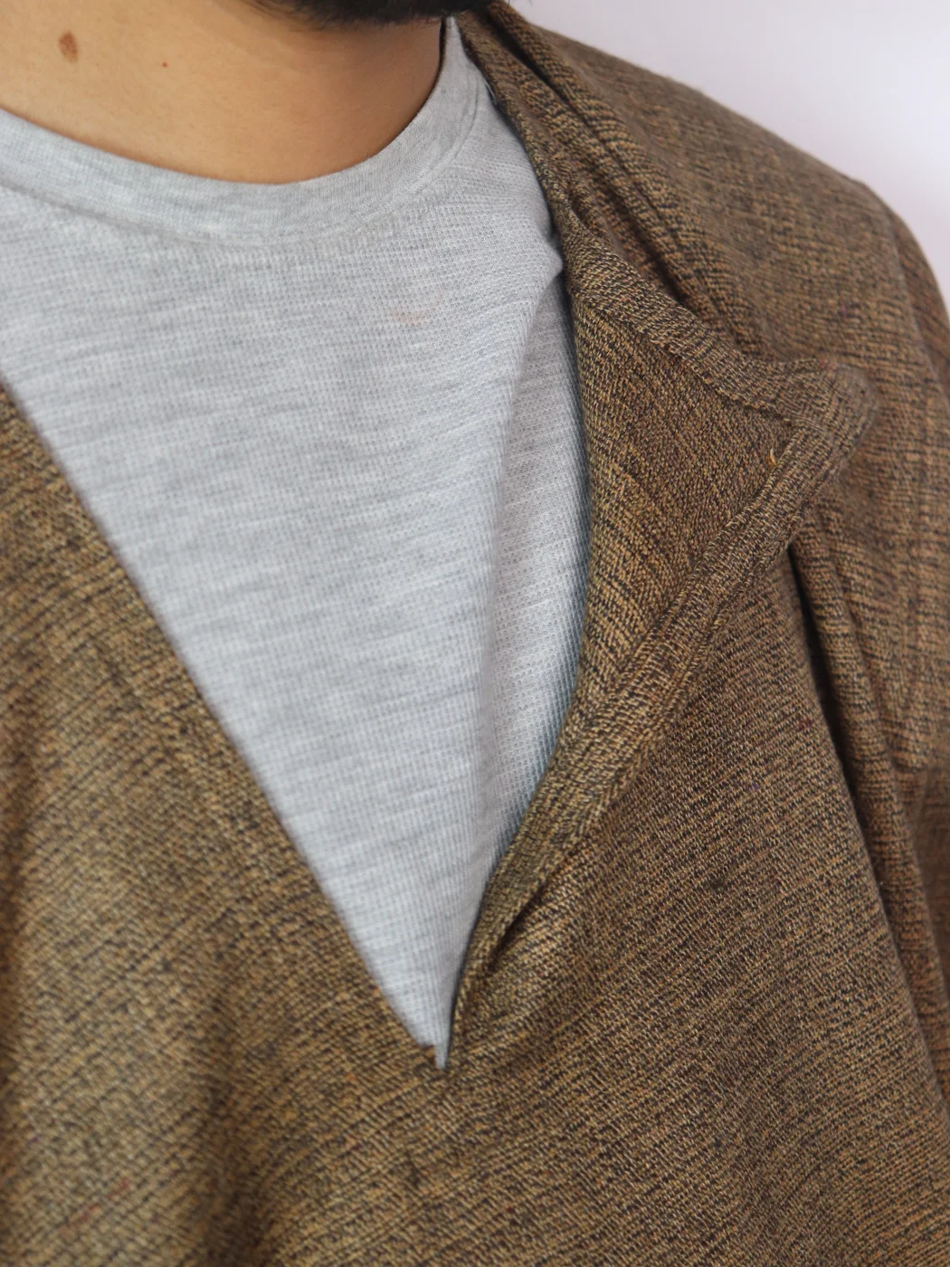 Shams Kashmiri Tweed Brown Pandit Style Loose Pheran for Men - Image 3