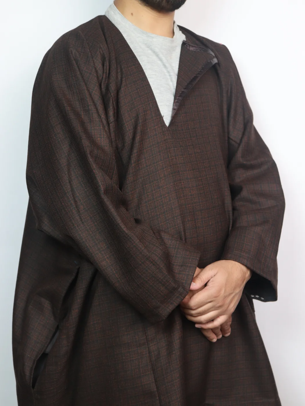 Kashmiri Pandit Style Loose Tweed Pheran for Men Wular - Image 2