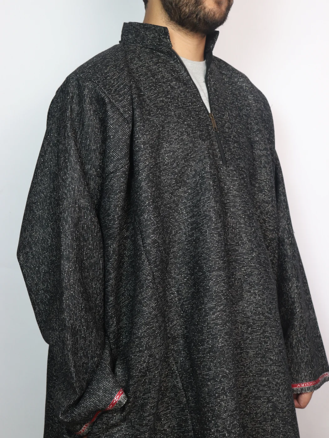 Yawar Kashmiri Black Tweed Pheran for Men - Image 2