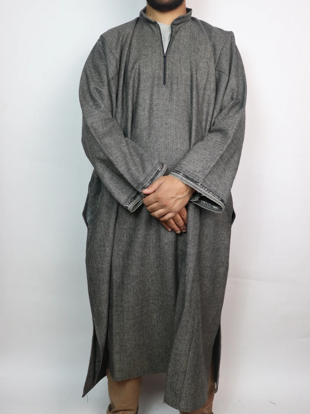Kashmiri Dilawar Grey Tweed Pheran for Men