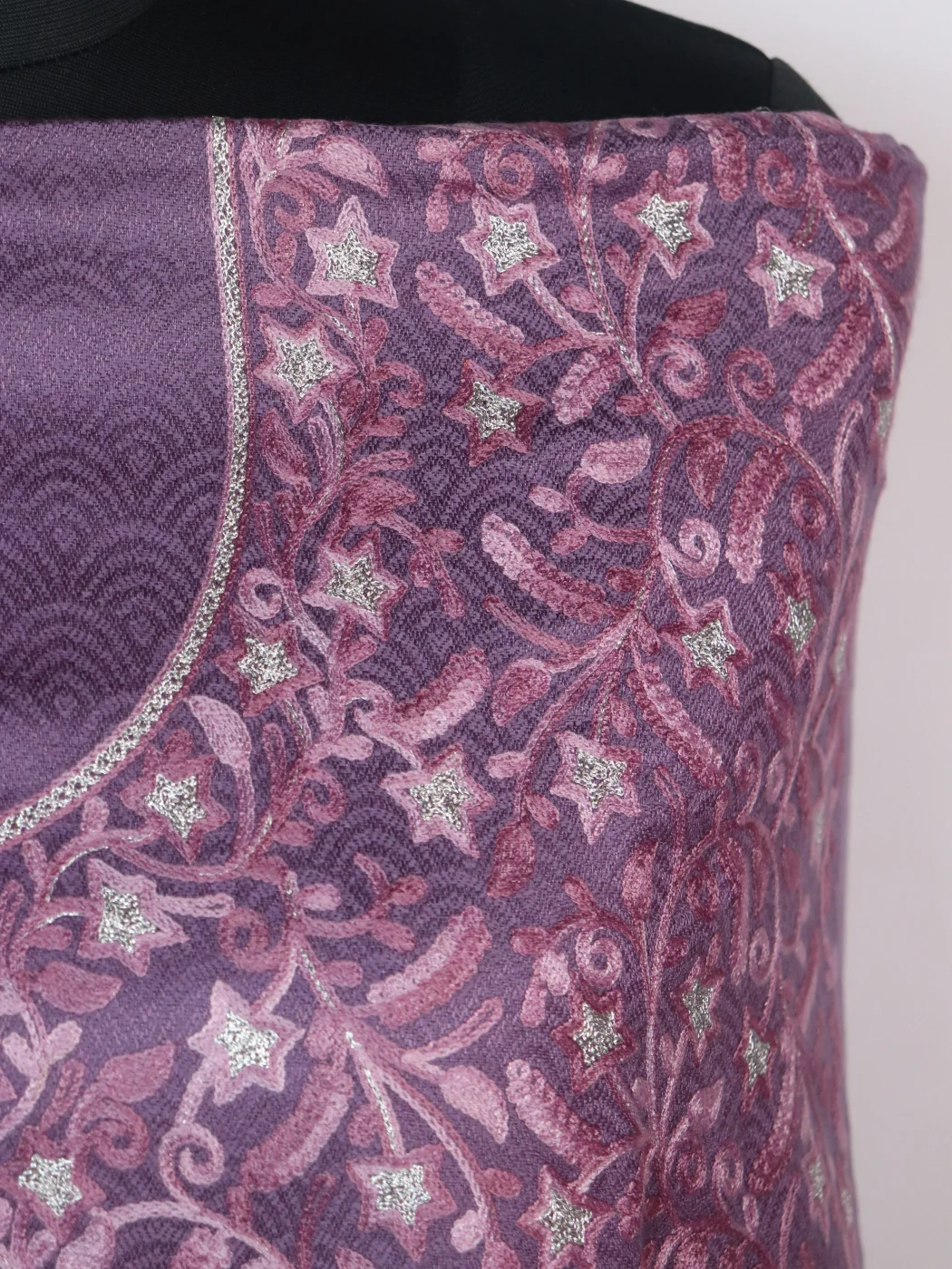 Rafiya Kashmiri Woolen Suit In Aari And Zari Jaal Work With Dupatta 3Pc | Purple - Image 3