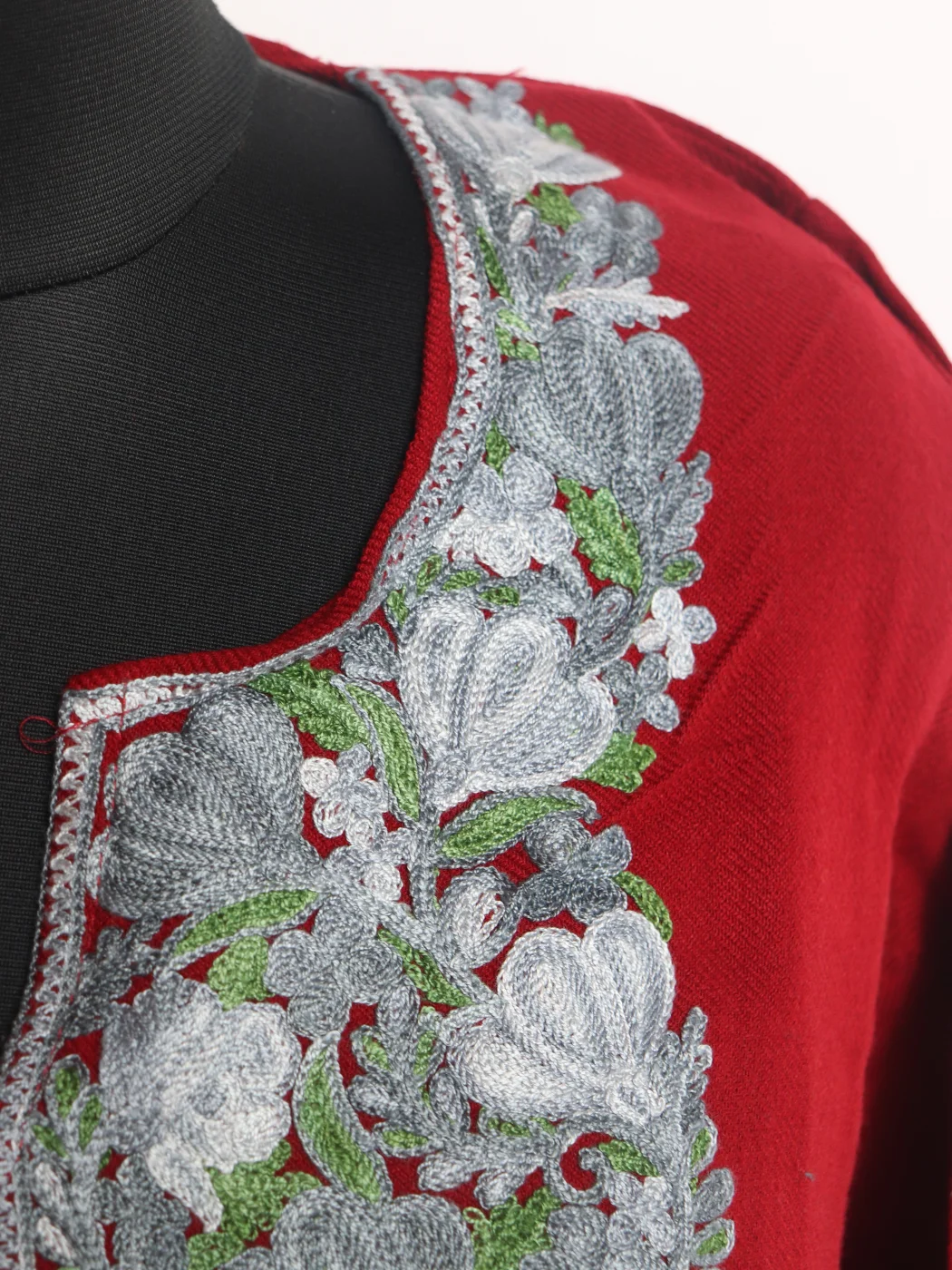 Siyam Kashmiri Pheran In Cashmilon wool With Aari Embroidery| Maroon - Image 3