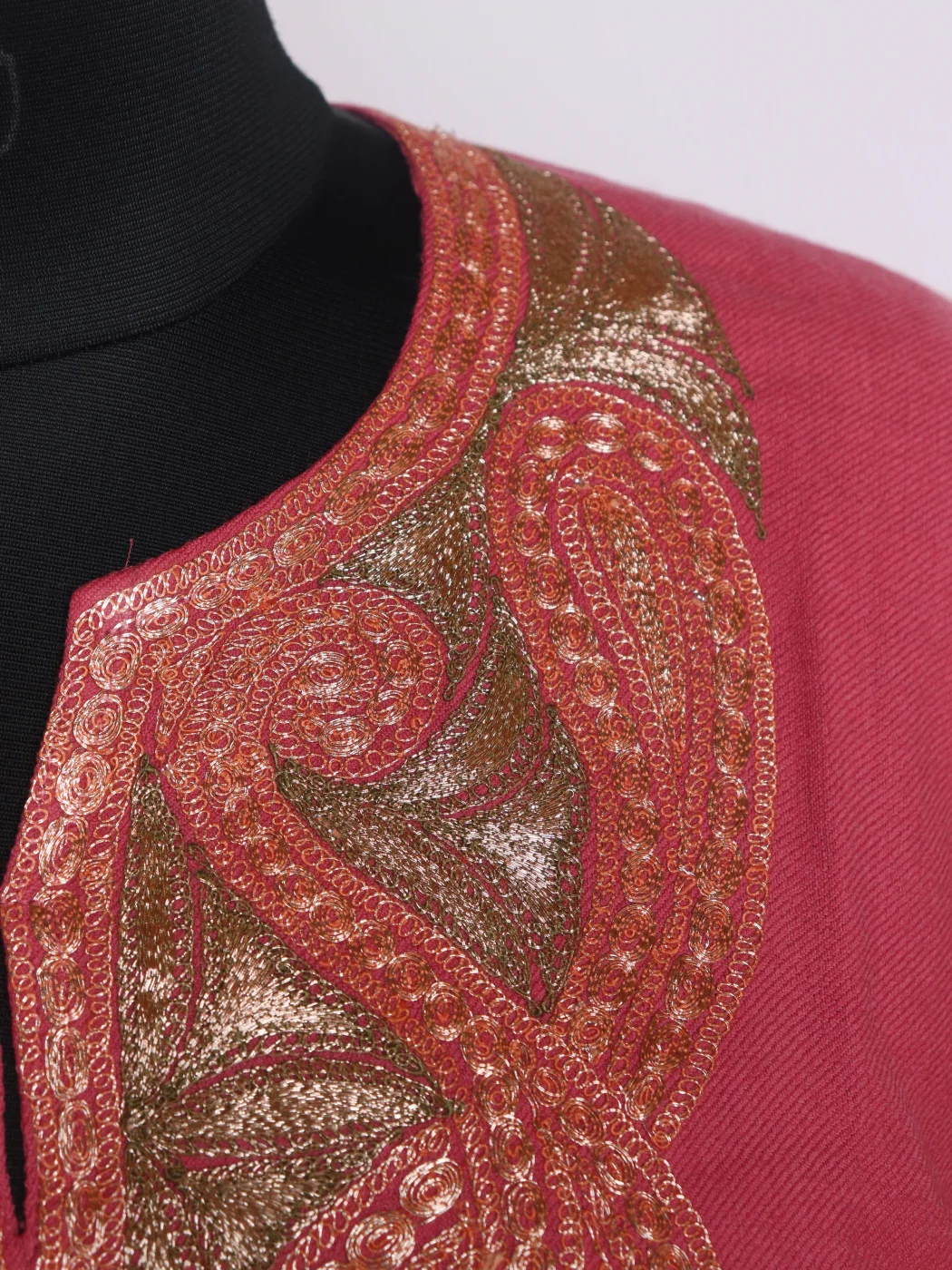 Kashmiri Pheran In Pink Raffal Wool With Botte Tilla Embroidery | Meher - Image 3