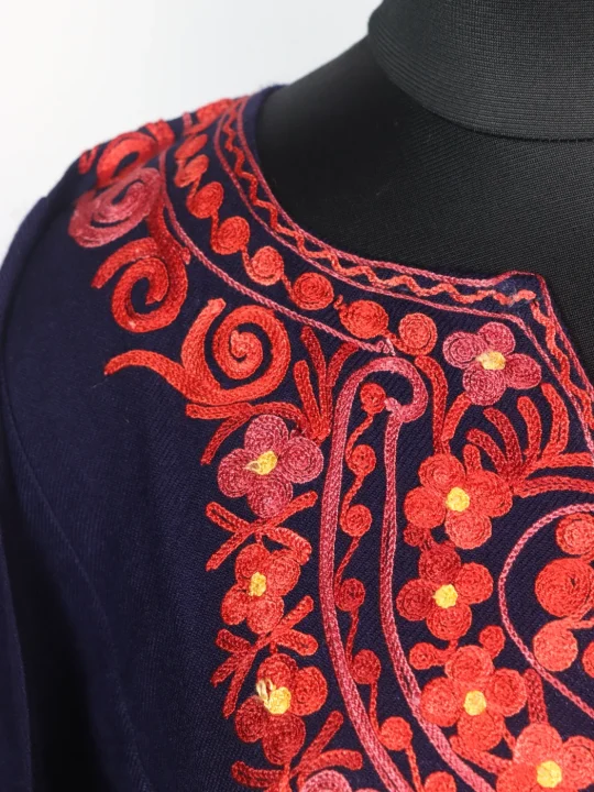 Sana Kashmiri Pheran In Cashmilon wool With Aari Embroidery | Navy - Image 3
