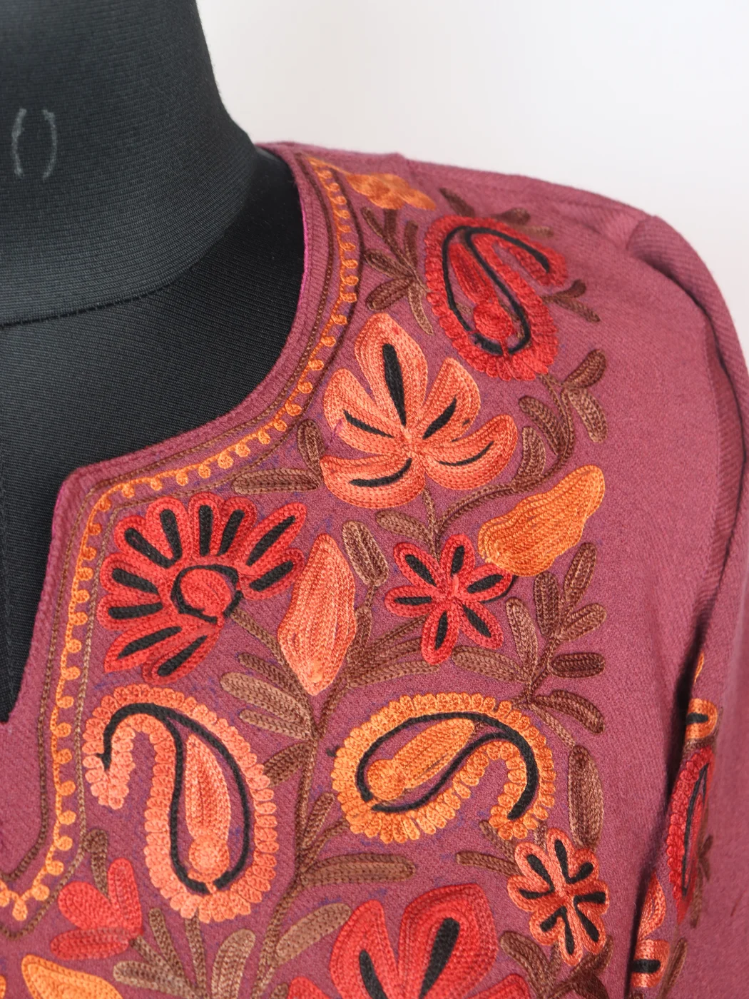 Pink Kashmiri Pheran In Scalping Raffal Wool With Aari Embroidery | Zohra - Image 3