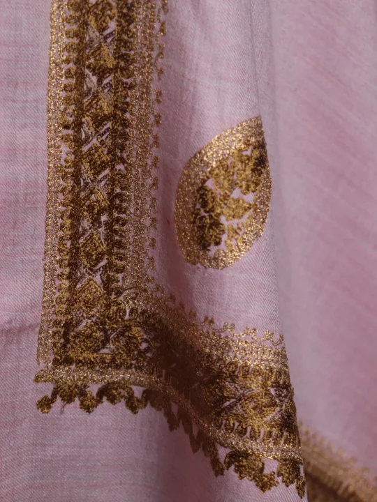Samina Kashmiri Stole In Fine Wool With Aari Nalki Work | Light Pink - Image 3