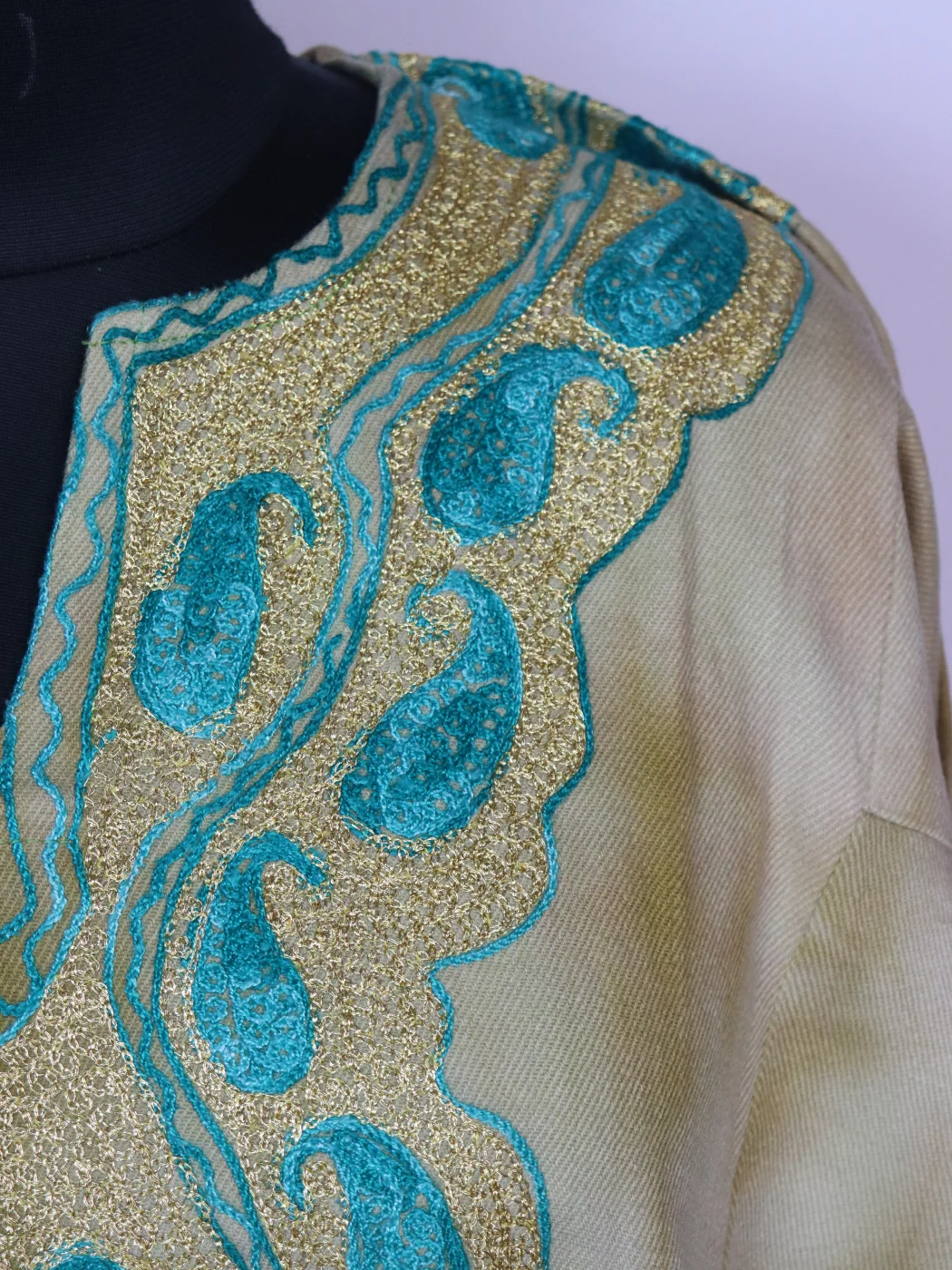 Rutba Kashmiri Pheran In Tie n Dye Cashmilon With Aari And Zari Work | Green - Image 3
