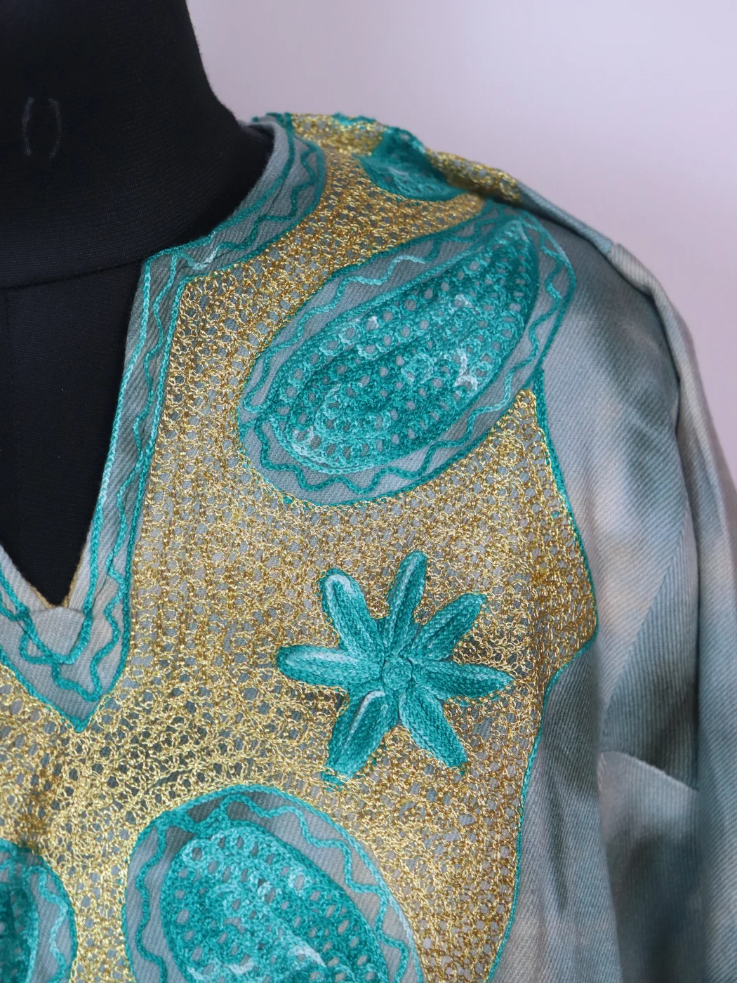 Rutba Kashmiri Pheran In Tie n Dye Cashmilon With Aari And Zari Work | Green - Image 3