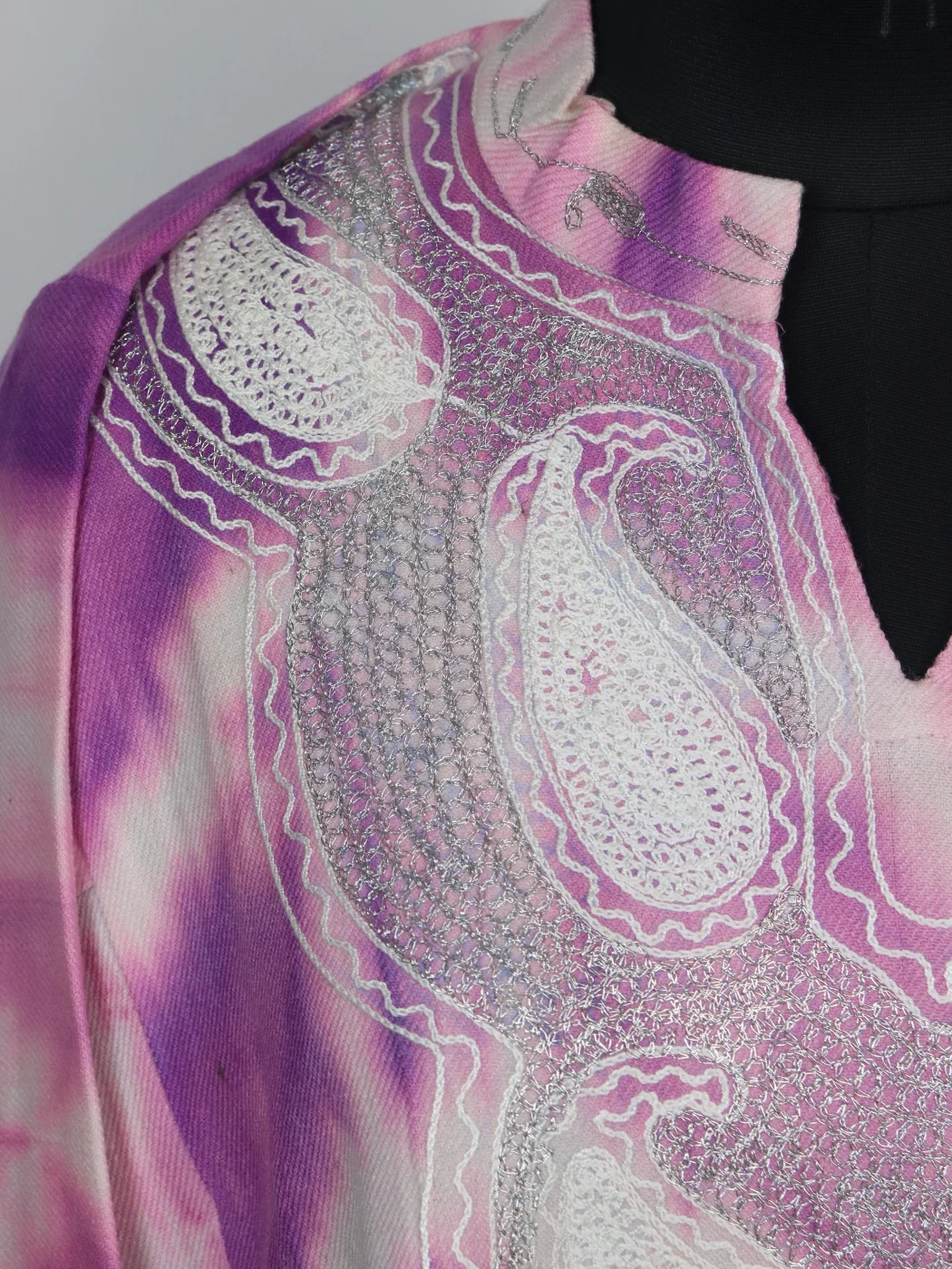 Tie Dye Kashmiri Pheran Rutba In Cashmilon With Aari And Zari Work | Purple - Image 3