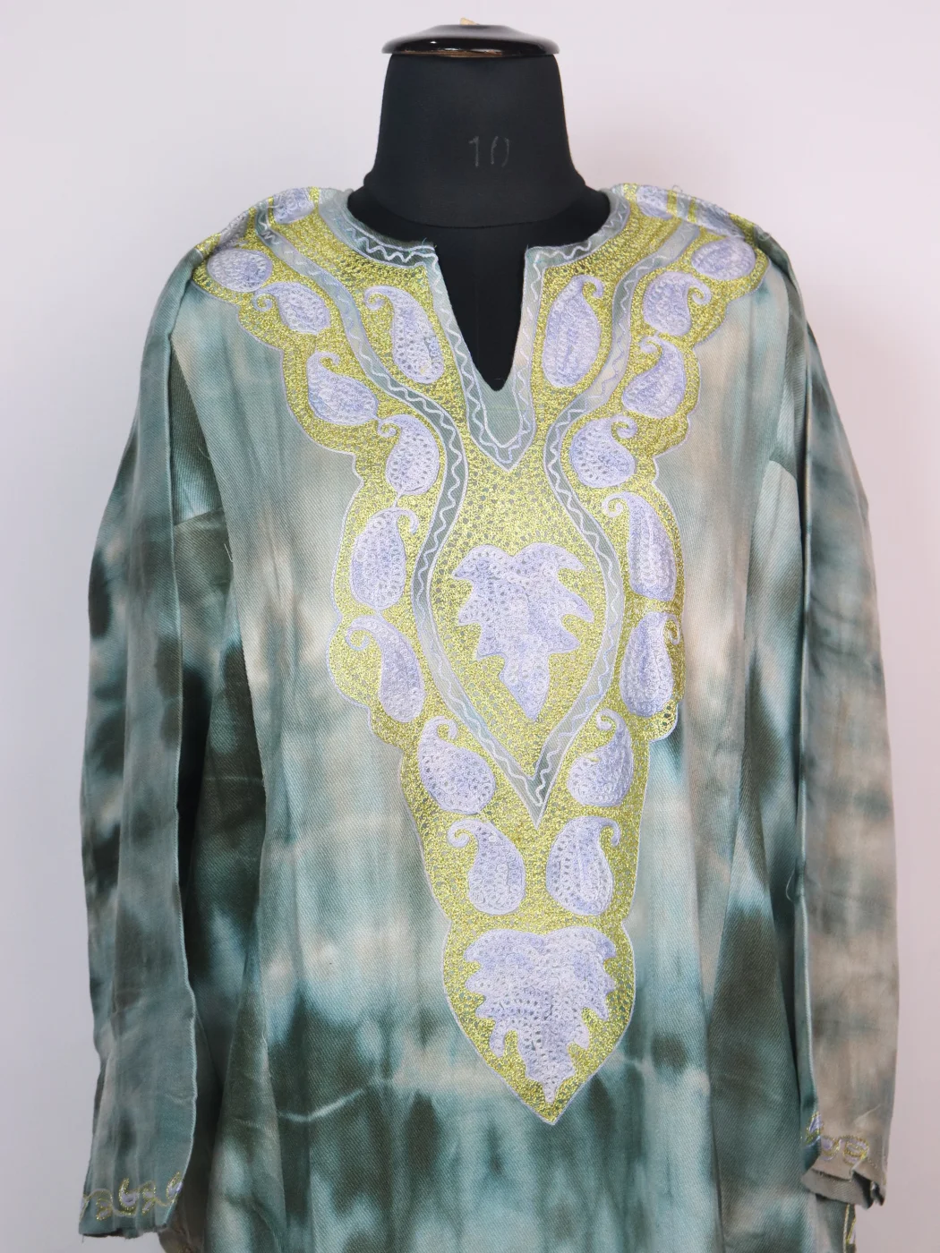 Kashmiri Pheran Rutba In Tie n Dye Cashmilon With Aari And Zari Work | Green - Image 2