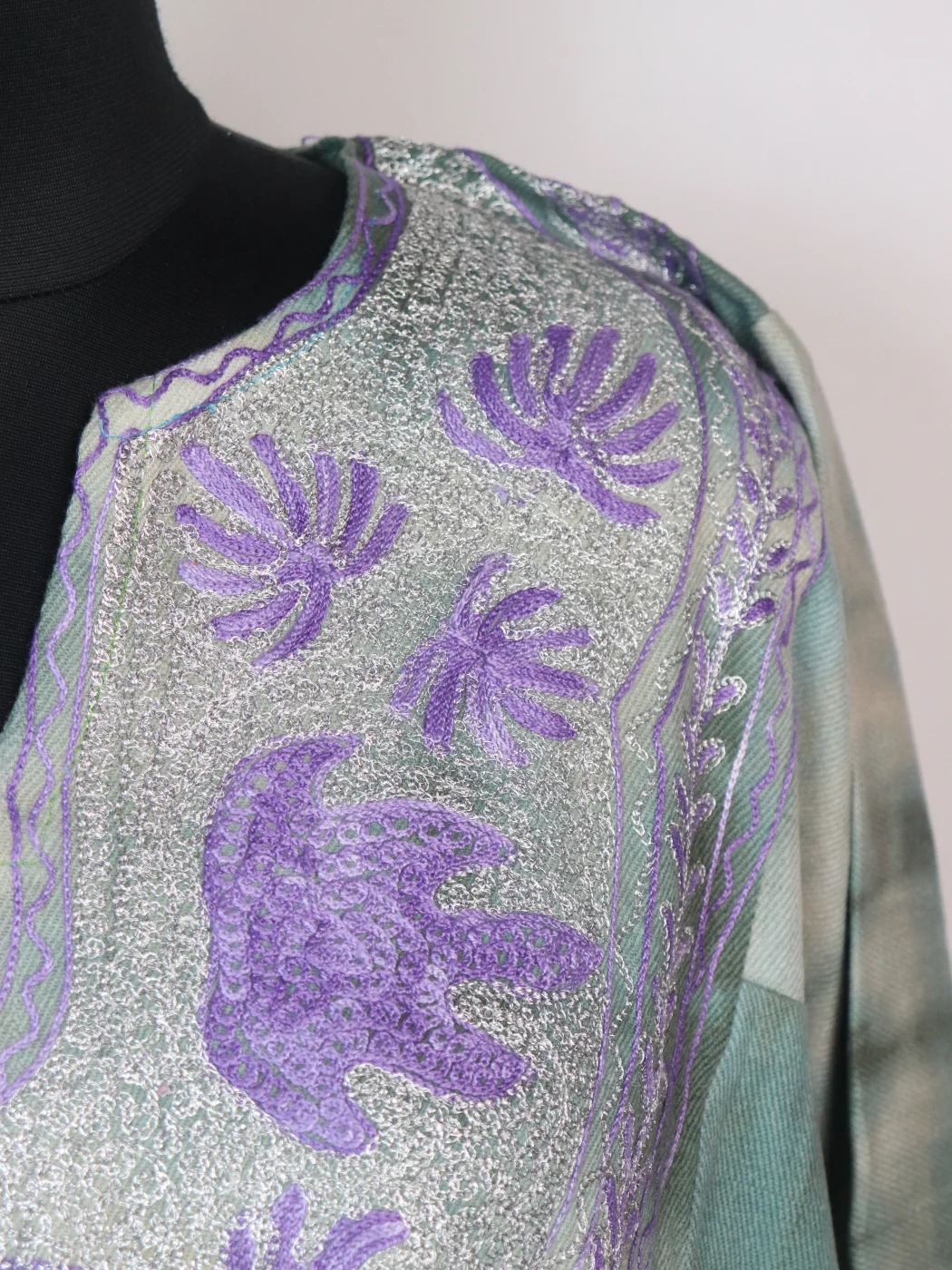 Rutba Kashmiri Pheran In Tie n Dye Cashmilon With Aari And Zari Work | Green - Image 3