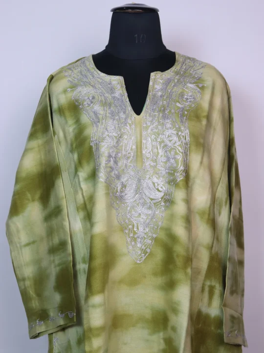 Zohra Kashmiri Pheran In Tie Dye Cashmilon With Zari Work | Olive Green - Image 2