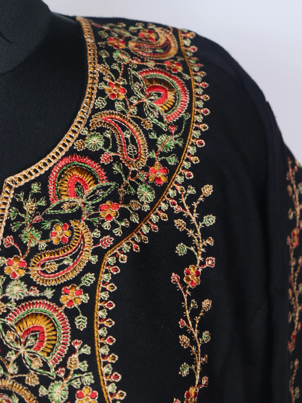 Zabarwan Kashmiri Pheran In Cashmilon Wool With Sozni Embroidery | Black - Image 3