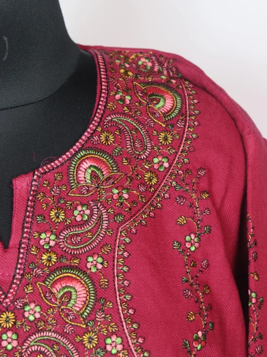 Kashmiri Pheran In Pink Cashmilon Wool With Sozni Embroidery | Zabarwan - Image 3