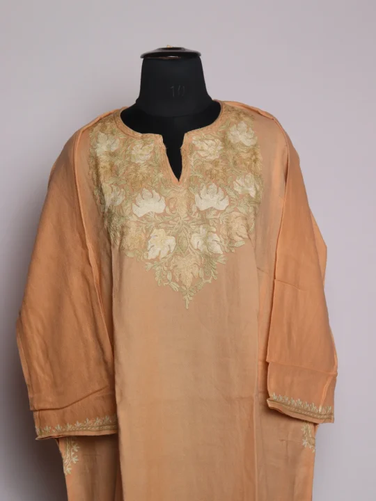 Peach Kashmiri Pheran With Embroidered Neck Work | Roshnaaz - Image 2