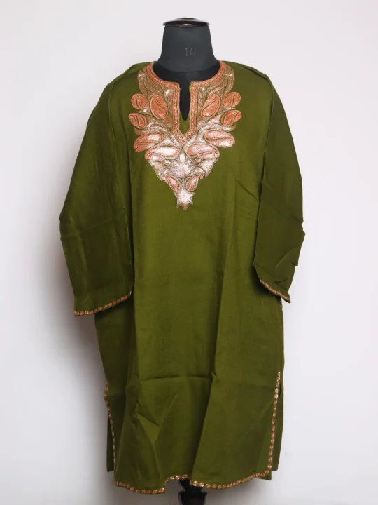 Hiba Kashmiri Pheran In Raffal Wool With Botte Tilla Embroidery | Green
