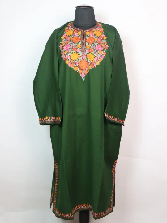 Gulnar Kashmiri Pheran In Count Wool With Aari Embroidery | Green