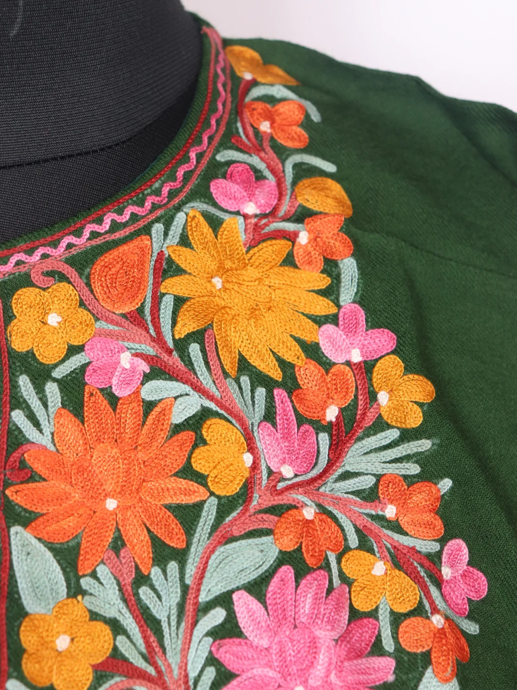 Gulnar Kashmiri Pheran In Count Wool With Aari Embroidery | Green - Image 3