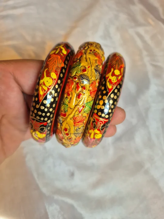 Traditional Kashmiri Paper Machie Bangles - Set of 3 Farhana - Image 2