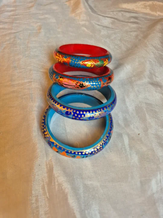 Dalgate Traditional Kashmiri Paper Machie Bangles - Set of 4 - Image 3