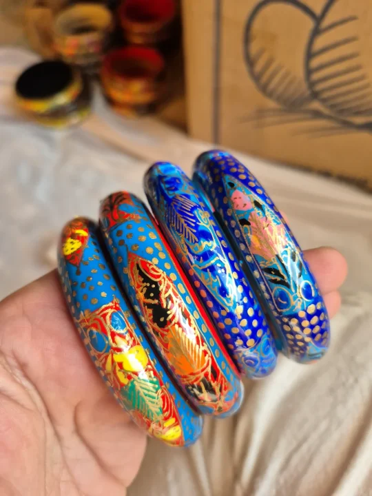 Dalgate Traditional Kashmiri Paper Machie Bangles - Set of 4 - Image 4